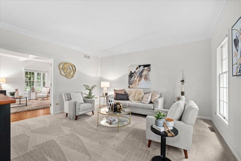 Tiny photo for 501 Pin Oak Court, St. Charles, IL 60174 (MLS # 12759252)