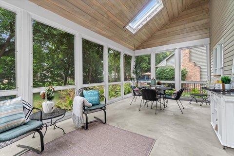 Tiny photo for 501 Pin Oak Court, St. Charles, IL 60174 (MLS # 12759252)