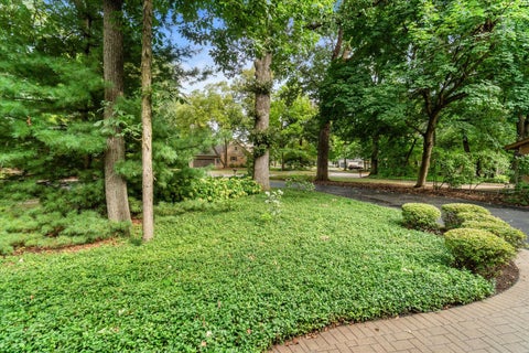 Tiny photo for 501 Pin Oak Court, St. Charles, IL 60174 (MLS # 12759252)