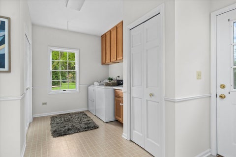 Tiny photo for 501 Pin Oak Court, St. Charles, IL 60174 (MLS # 12759252)