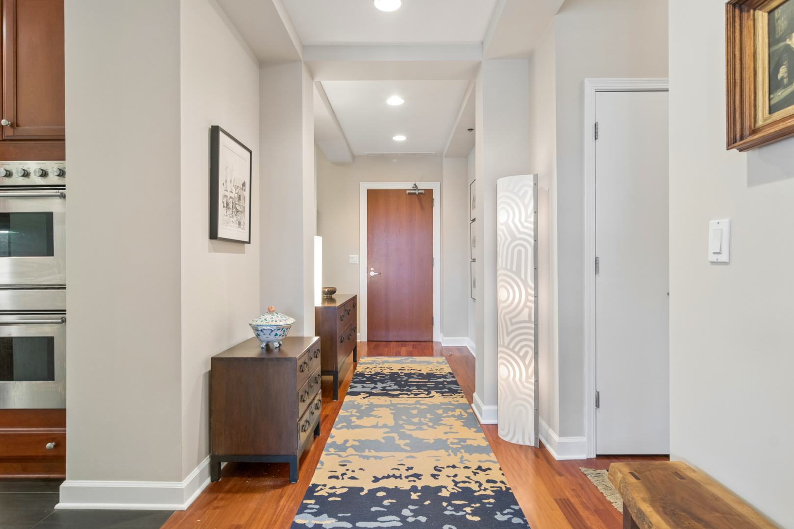 1335 S Prairie Avenue 405