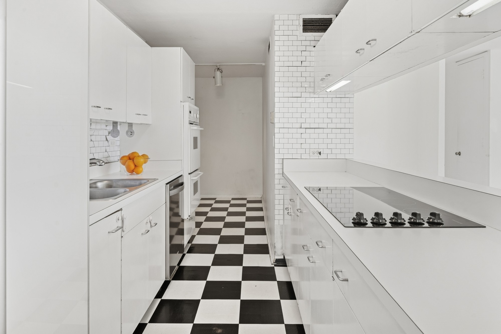 330 W Diversey Parkway 1407-09