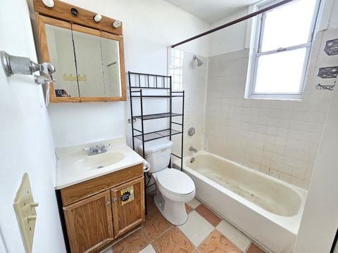 Tiny photo for 238 W 31st Street #4E, Chicago, IL 60616 (MLS # 12530829)
