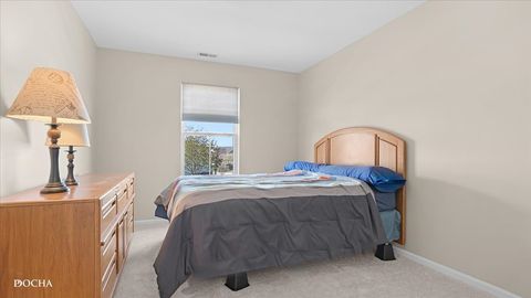 Tiny photo for 620 Grand Canyon Circle, Crystal Lake, IL 60014 (MLS # 12629745)