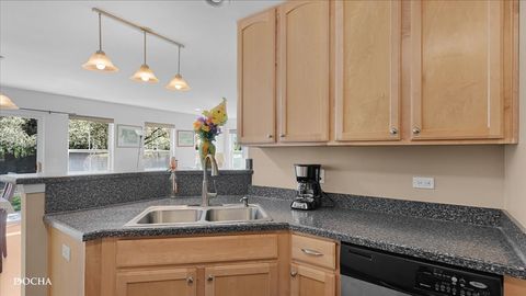 Tiny photo for 620 Grand Canyon Circle, Crystal Lake, IL 60014 (MLS # 12629745)