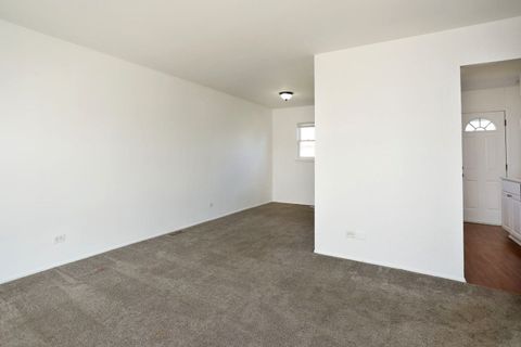 Tiny photo for 600 Flagstaff Lane, Hoffman Estates, IL 60169 (MLS # 12614488)