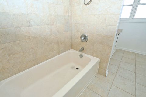 Tiny photo for 600 Flagstaff Lane, Hoffman Estates, IL 60169 (MLS # 12614488)