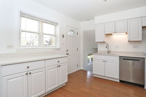 Tiny photo for 600 Flagstaff Lane, Hoffman Estates, IL 60169 (MLS # 12614488)