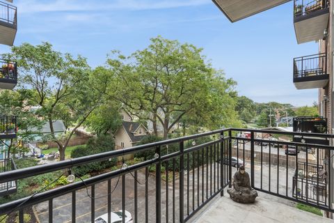 Tiny photo for 501 Forest Avenue #305, Glen Ellyn, IL 60137 (MLS # 12487516)