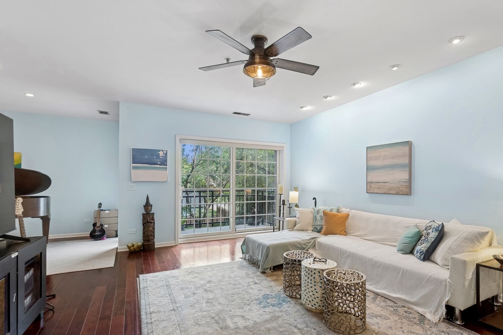 501 Forest Avenue 305