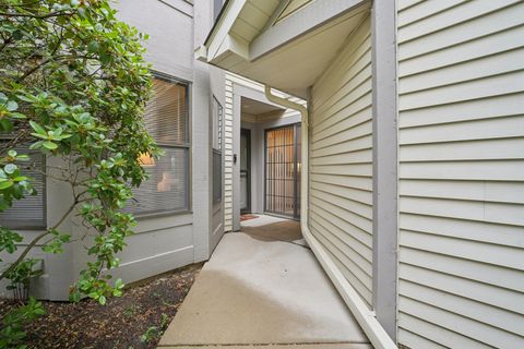 Tiny photo for 870 N Auburn Woods Drive, Palatine, IL 60067 (MLS # 12668183)