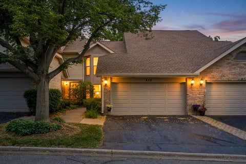 Photo of 870 N Auburn Woods Drive, Palatine, IL 60067 (MLS # 12668183)
