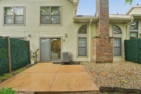Tiny photo for 870 N Auburn Woods Drive, Palatine, IL 60067 (MLS # 12668183)