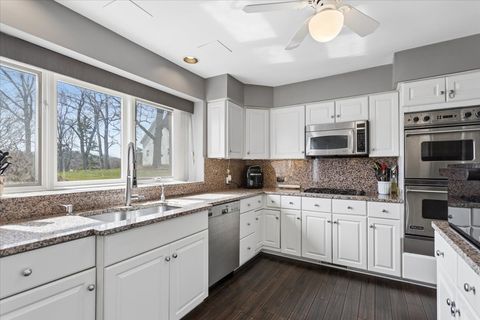 Tiny photo for 2715 35th Street, Oak Brook, IL 60523 (MLS # 12576571)