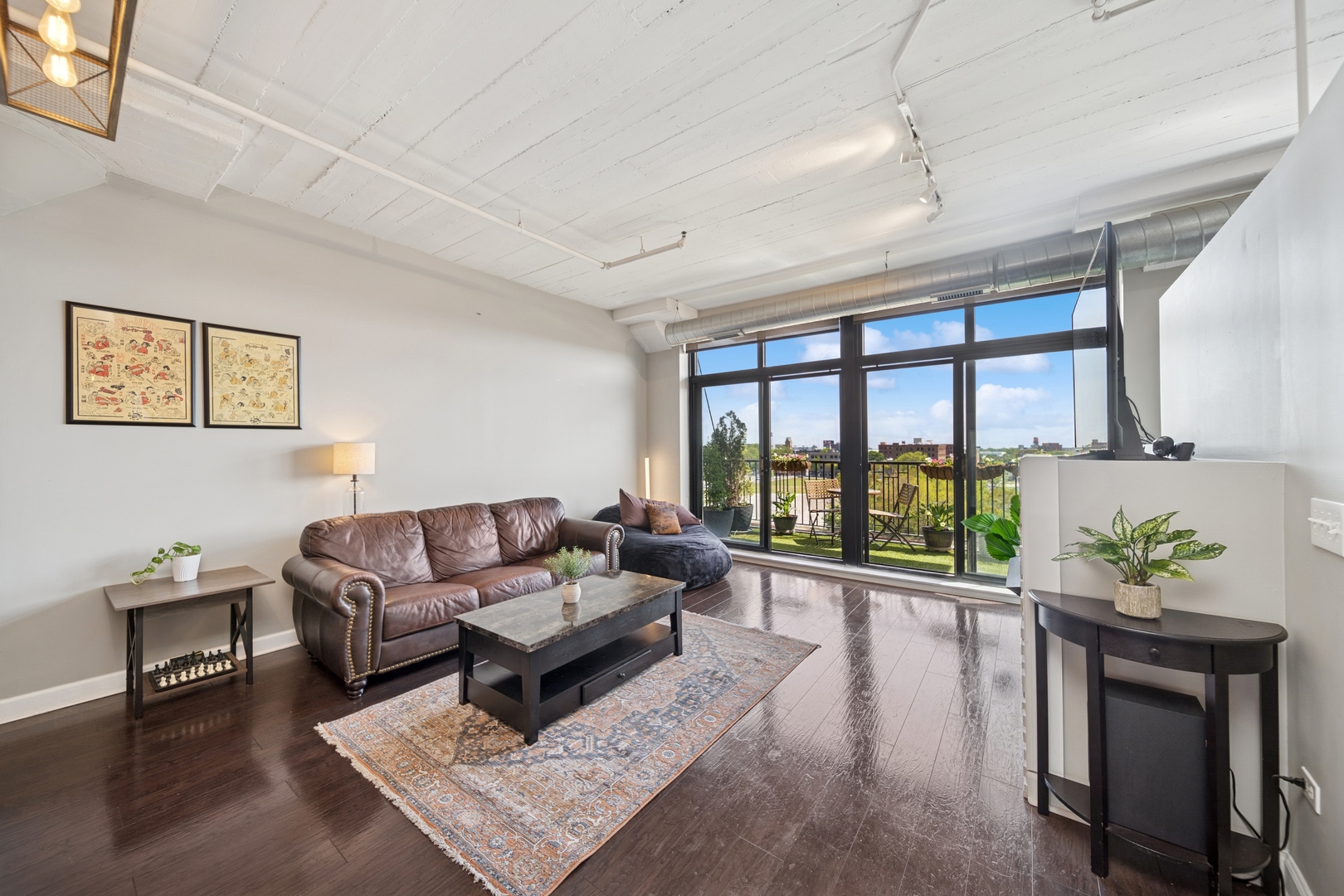 1524 S Sangamon Street 512