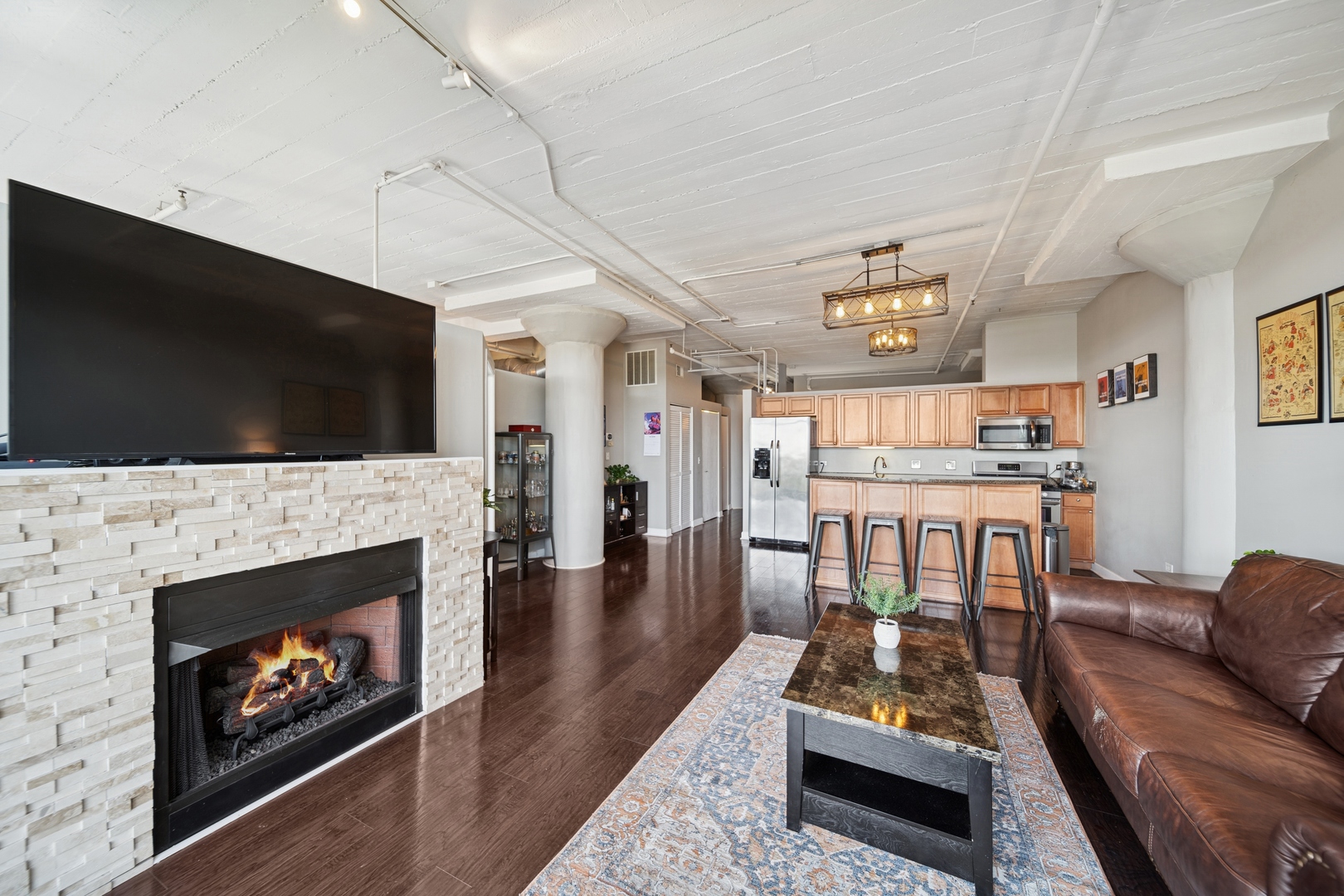 1524 S Sangamon Street 512