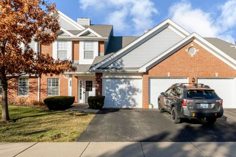 Tiny photo for 1408 W Crane Street #5, Arlington Heights, IL 60004 (MLS # 12545956)