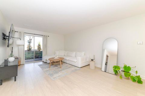 Tiny photo for 1408 W Crane Street #5, Arlington Heights, IL 60004 (MLS # 12545956)