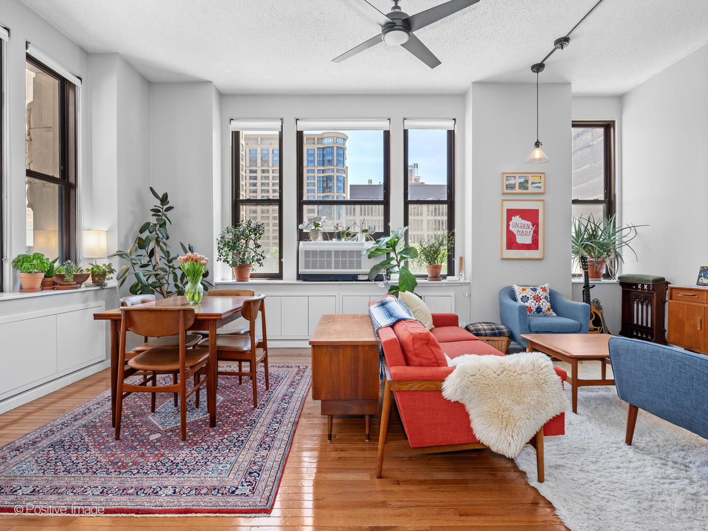 600 S Dearborn Street 302