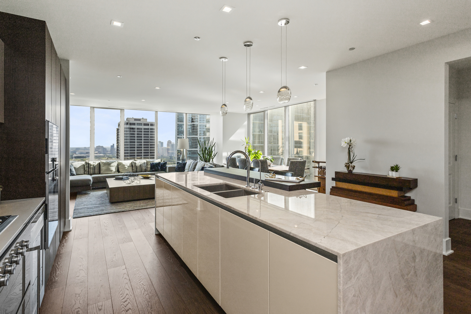 363 E Wacker Drive 2503
