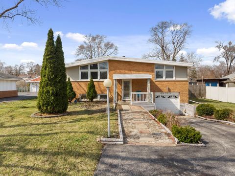 Photo of 6N370 Maple Avenue, Wood Dale, IL 60191 (MLS # 12605672)