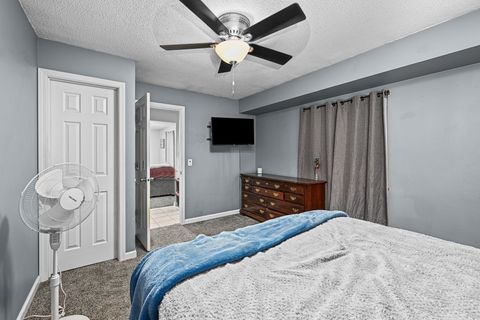 Tiny photo for 2635 N Elsie Avenue, Davenport, IA 52804 (MLS # 12568474)