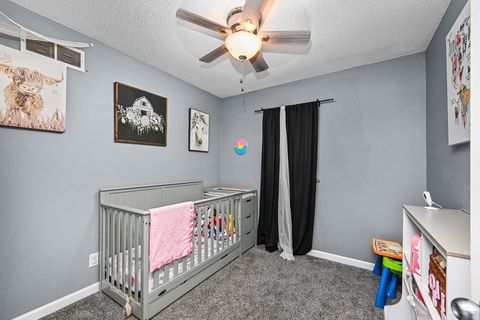 Tiny photo for 2635 N Elsie Avenue, Davenport, IA 52804 (MLS # 12568474)