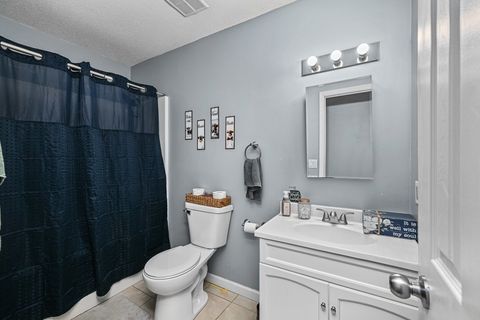 Tiny photo for 2635 N Elsie Avenue, Davenport, IA 52804 (MLS # 12568474)