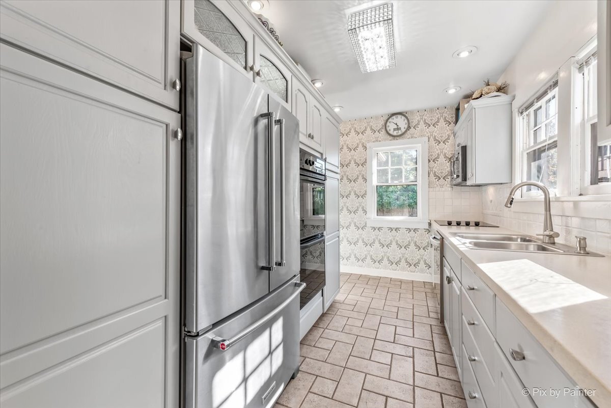 21 N Edison Avenue