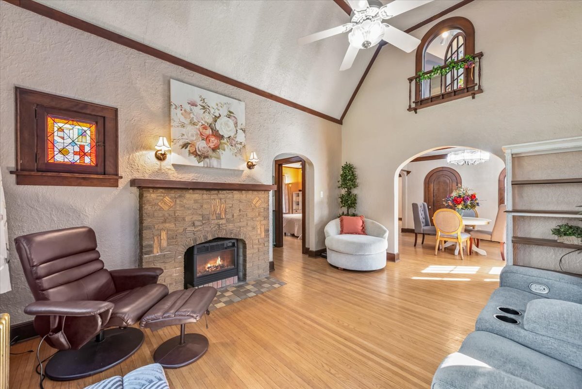 21 N Edison Avenue