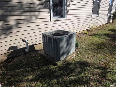 Tiny photo for 208 W CHERRY Street, Springerton, IL 62887 (MLS # EB460380)