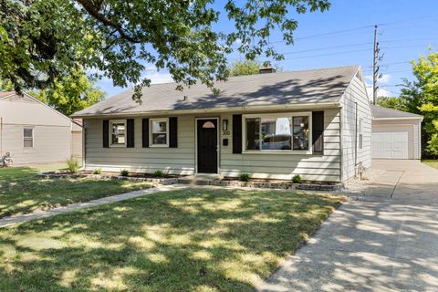 Tiny photo for 300 Notre Dame Avenue, Joliet, IL 60436 (MLS # 12467449)
