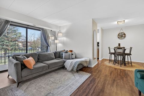 Tiny photo for 14015 Laramie Avenue #316, Crestwood, IL 60418 (MLS # 12600074)