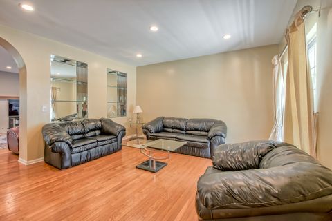 Tiny photo for 1094 Vista Drive, Gurnee, IL 60031 (MLS # 12443107)