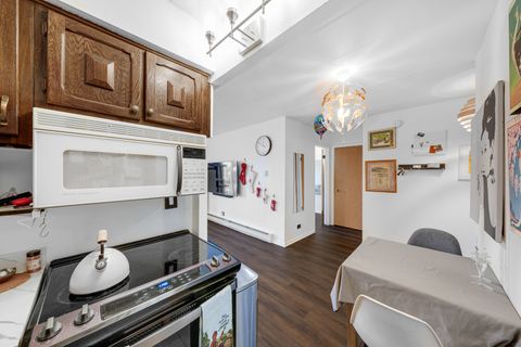 Tiny photo for 320 Circle Avenue #403, Forest Park, IL 60130 (MLS # 12580184)