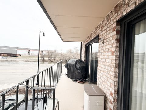 Tiny photo for 1660 E Thacker Street #1D, Des Plaines, IL 60016 (MLS # 12605389)