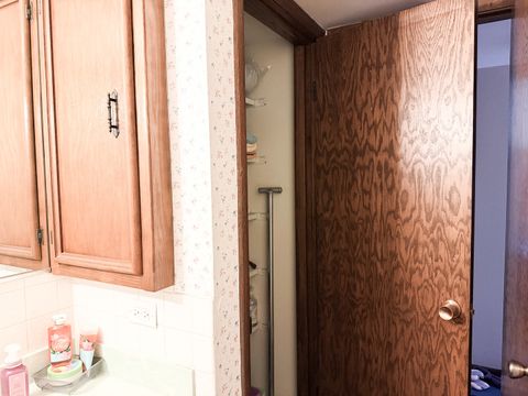 Tiny photo for 1660 E Thacker Street #1D, Des Plaines, IL 60016 (MLS # 12605389)