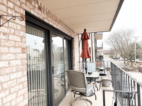 Tiny photo for 1660 E Thacker Street #1D, Des Plaines, IL 60016 (MLS # 12605389)