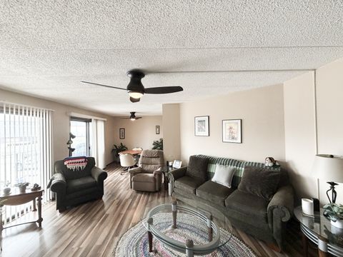 Tiny photo for 1660 E Thacker Street #1D, Des Plaines, IL 60016 (MLS # 12605389)