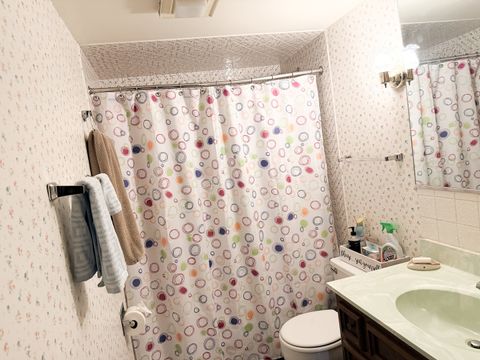 Tiny photo for 1660 E Thacker Street #1D, Des Plaines, IL 60016 (MLS # 12605389)