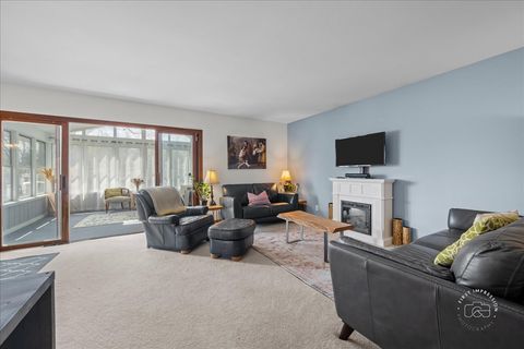 Tiny photo for 1610 Heather Drive, Aurora, IL 60506 (MLS # 12620872)