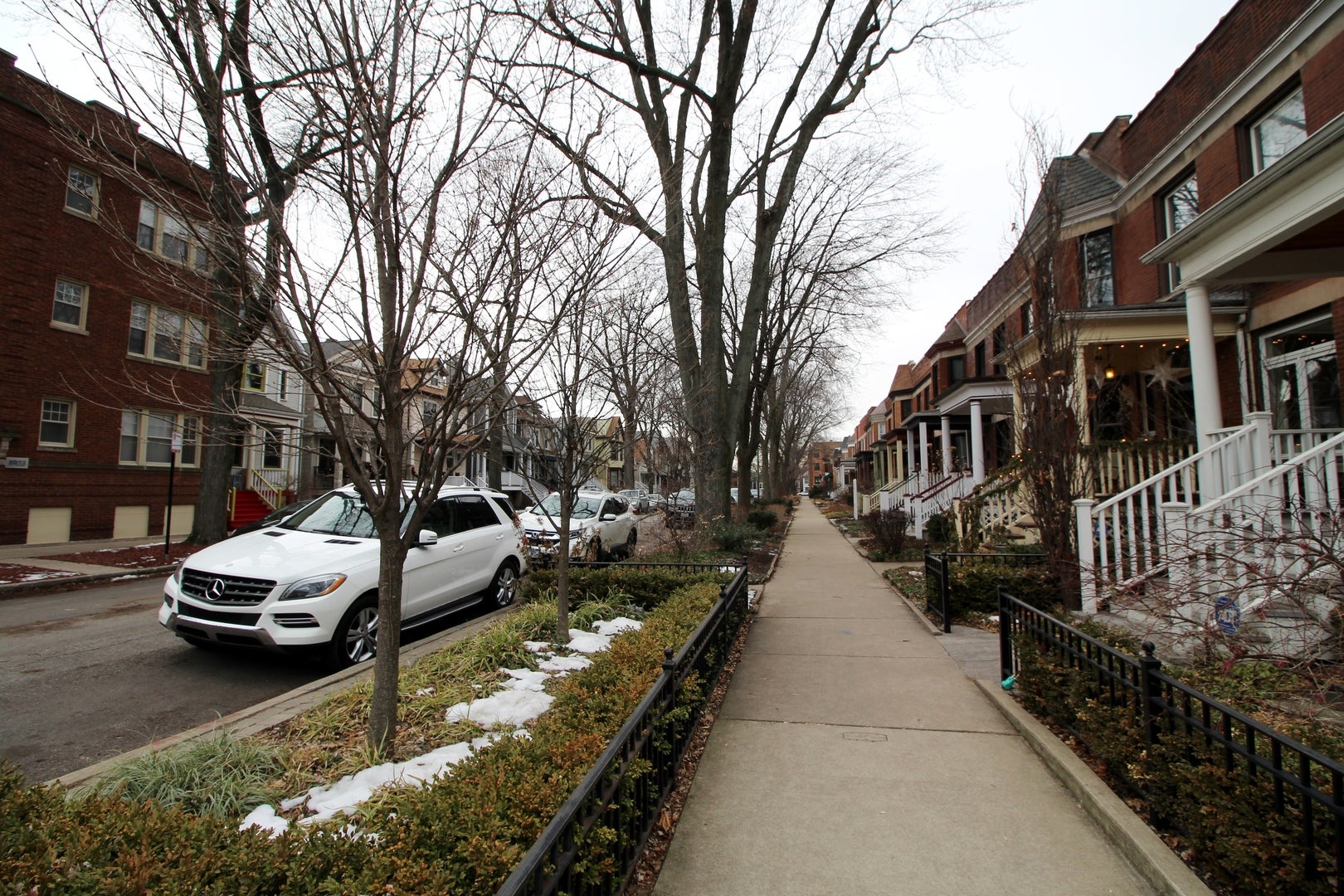 1901 W NEWPORT Avenue 2