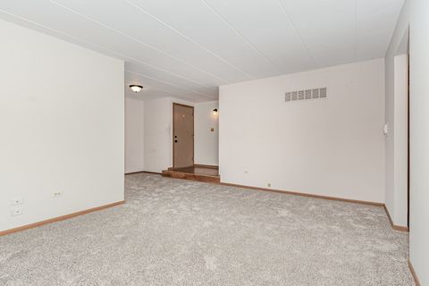 Tiny photo for 13426 W Circle Drive #302, Crestwood, IL 60418 (MLS # 12487345)