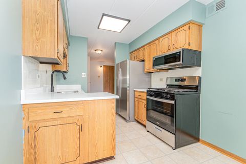 Tiny photo for 13426 W Circle Drive #302, Crestwood, IL 60418 (MLS # 12487345)