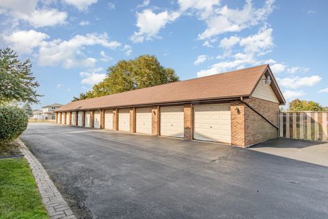 Tiny photo for 13426 W Circle Drive #302, Crestwood, IL 60418 (MLS # 12487345)