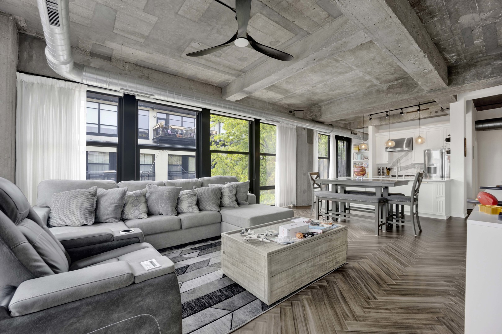 1033 W 14th Place 337