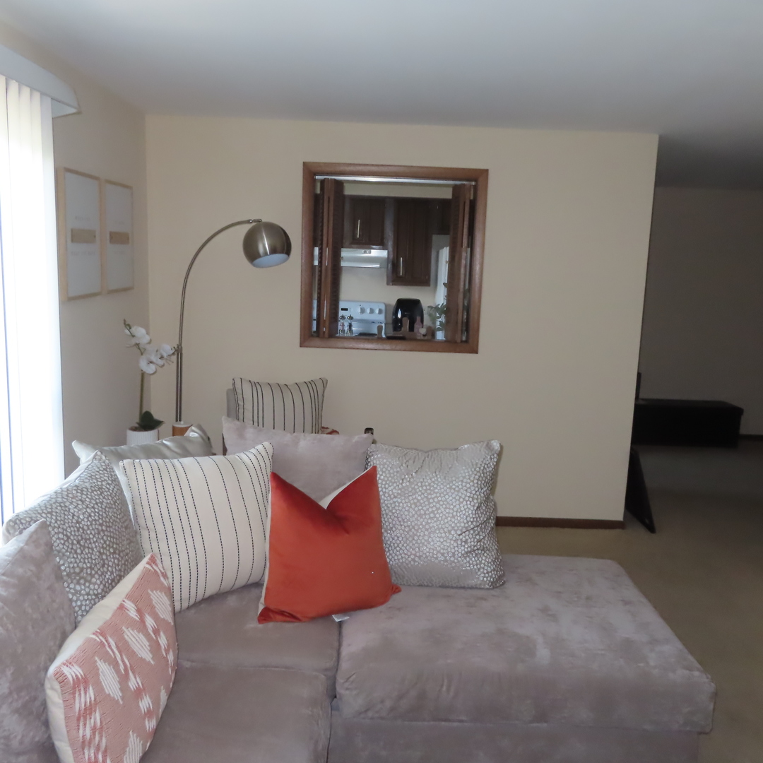 2325 N Neva Avenue 312B