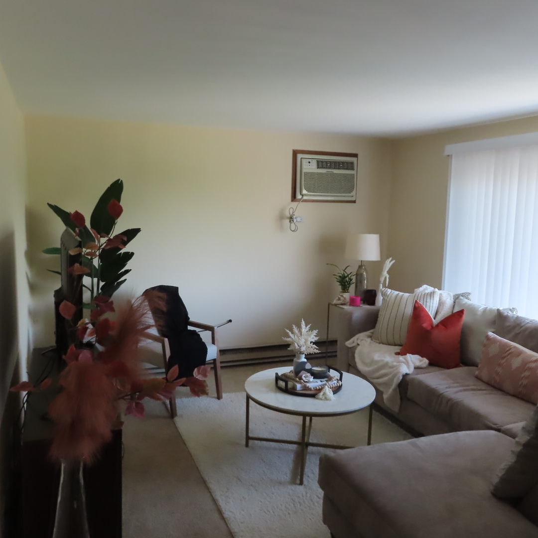 2325 N Neva Avenue 312B