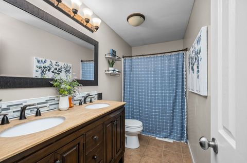 Tiny photo for 1428 W 57th Street, Davenport, IA 52806 (MLS # 12619685)