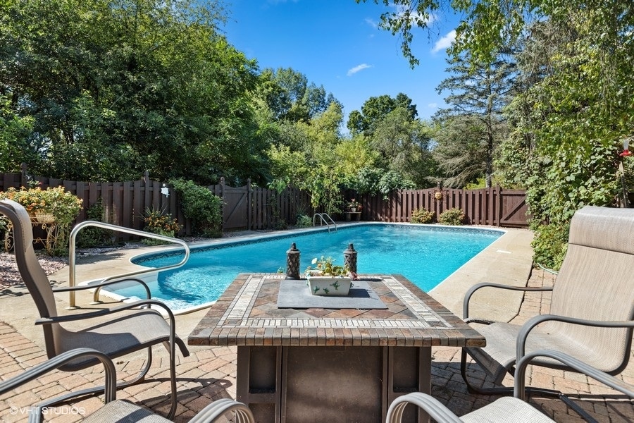 Wauconda, Illinois 60084, United States, 3 Bedrooms Bedrooms, ,3 BathroomsBathrooms,Residential,Active,234936